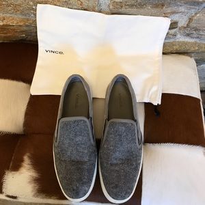 EUC Vince Banler Quartz/Truffle sneaker